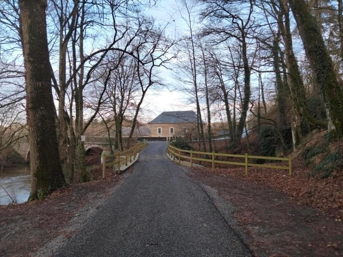 Le Moulin De Bretigneul Bed and Breakfast Saint-Aubin-des-Landes Εξωτερικό φωτογραφία