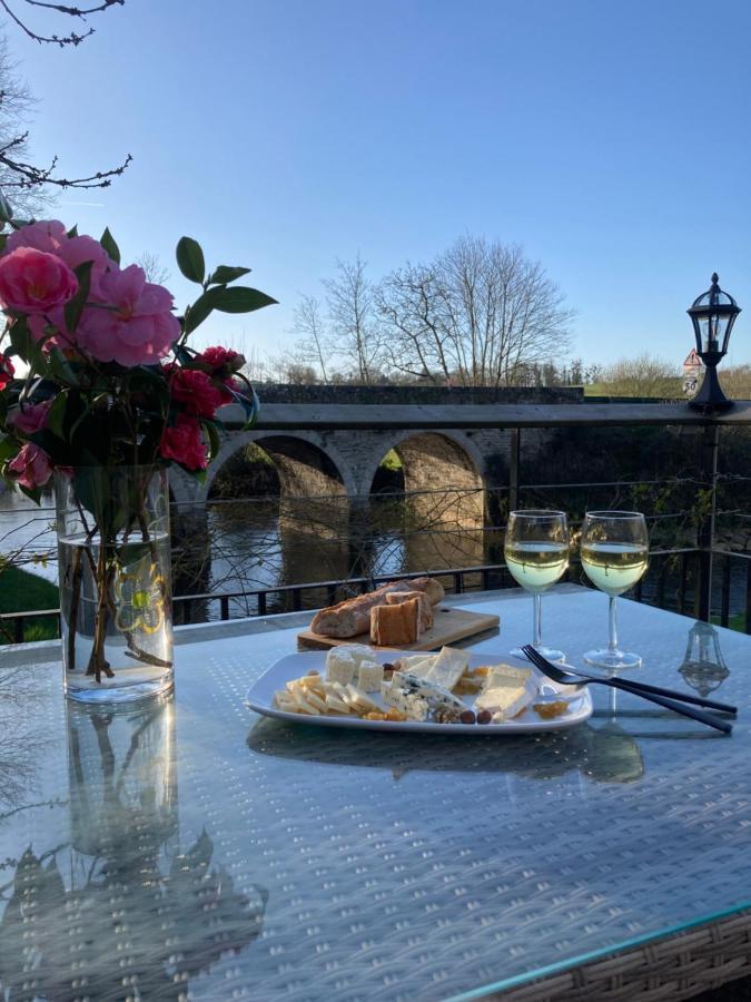 Le Moulin De Bretigneul Bed and Breakfast Saint-Aubin-des-Landes Εξωτερικό φωτογραφία